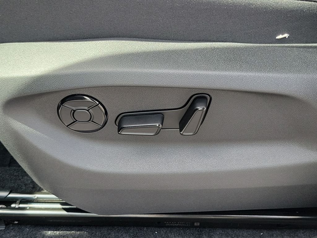New 2026 Black Volkswagen 2.0T SE image 13