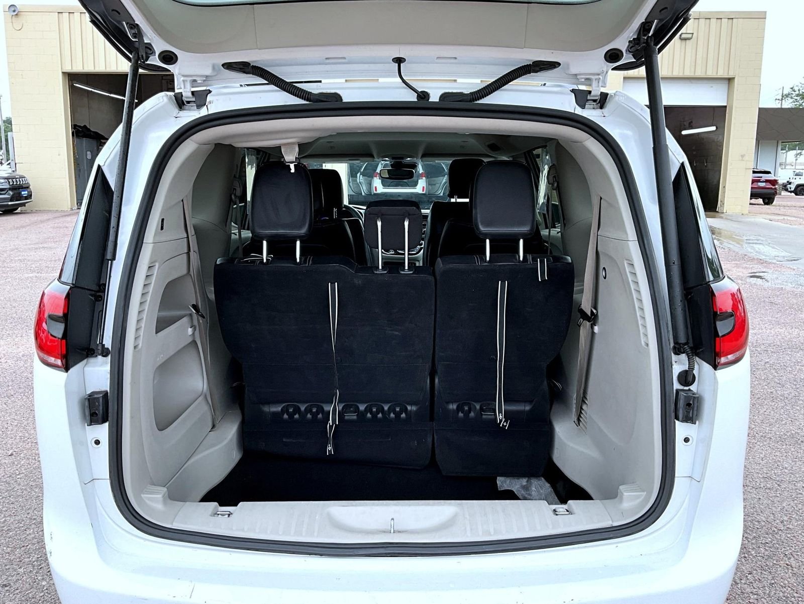 Certified Used 2022 White Chrysler Touring L image 9