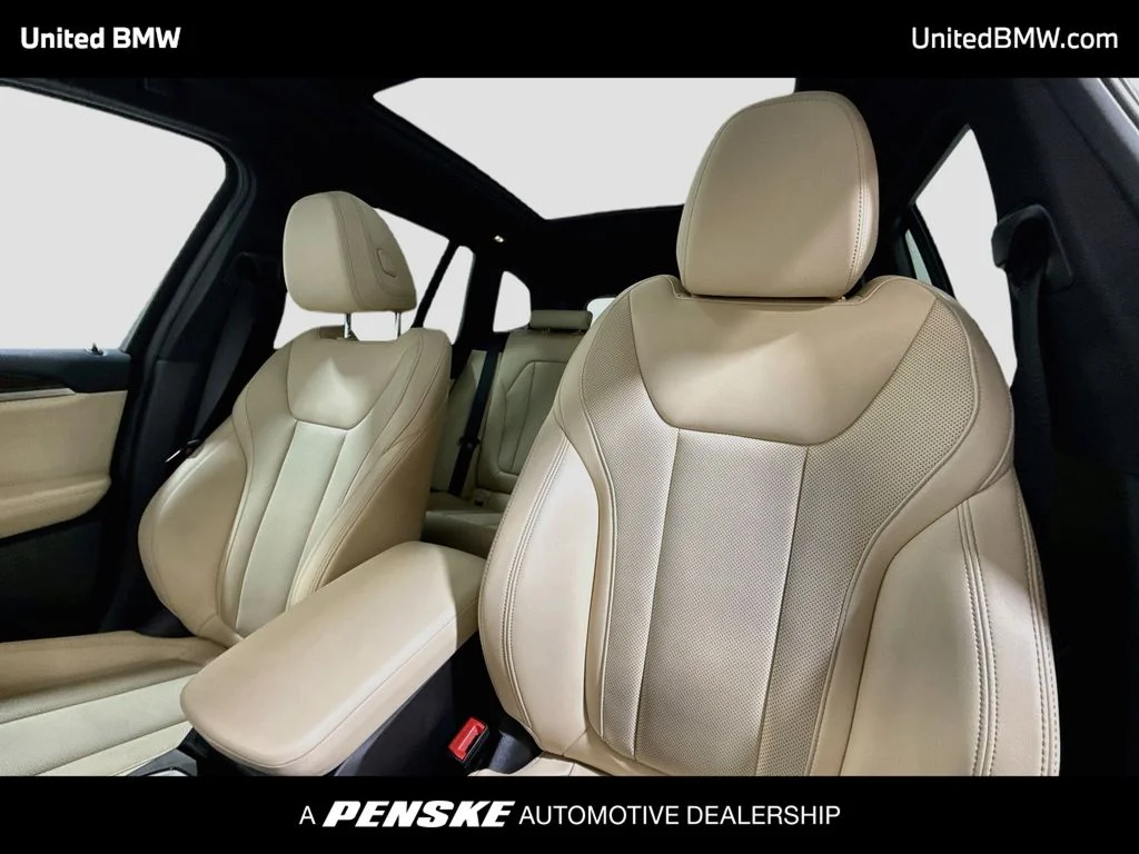 Used 2024 Alpine White BMW sDrive30i image 12