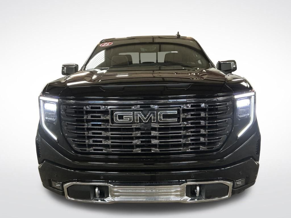 Used 2025 Onyx Black GMC Denali Ultimate image 9