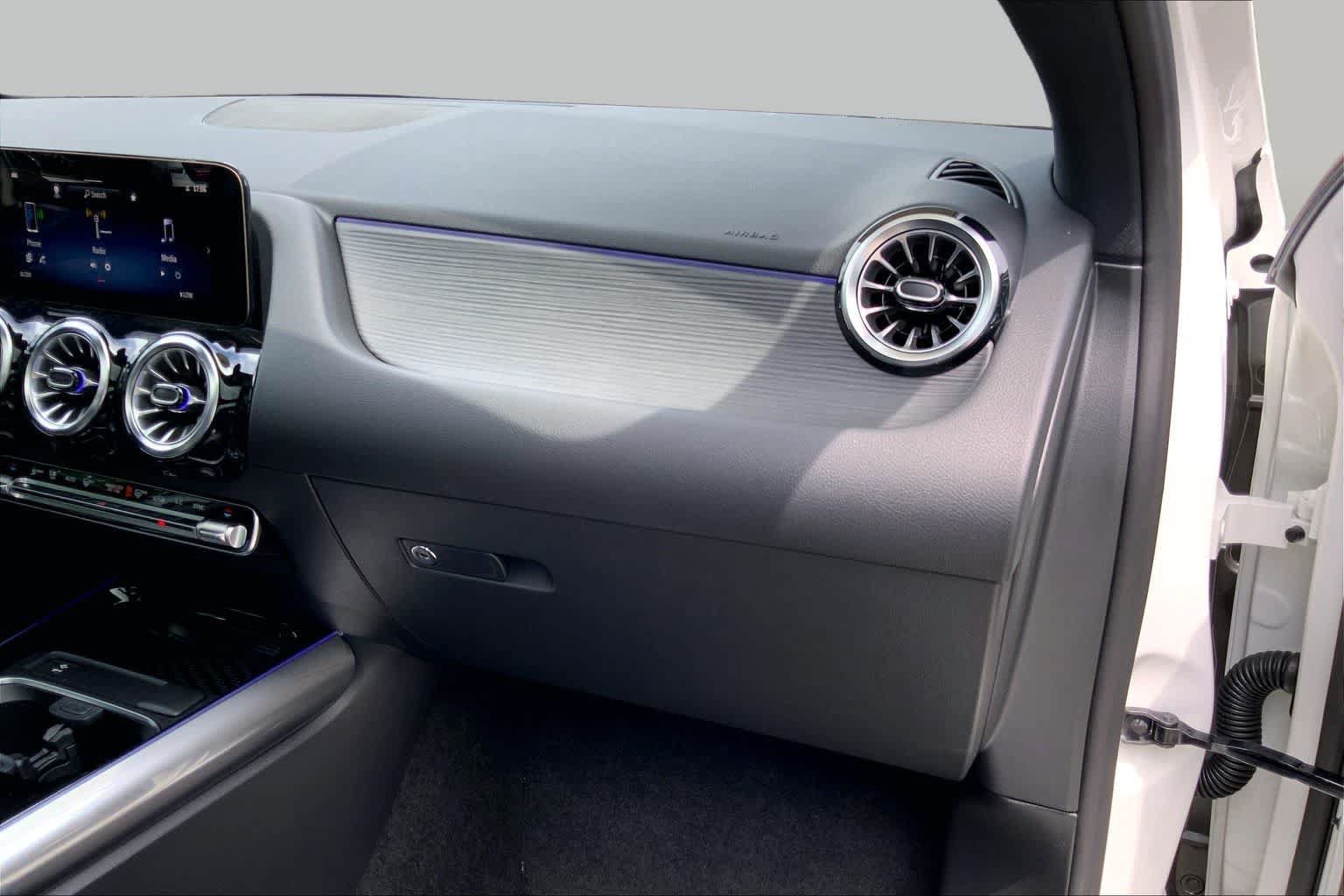 New 2026 Polar White Mercedes-Benz GLA 250 image 10