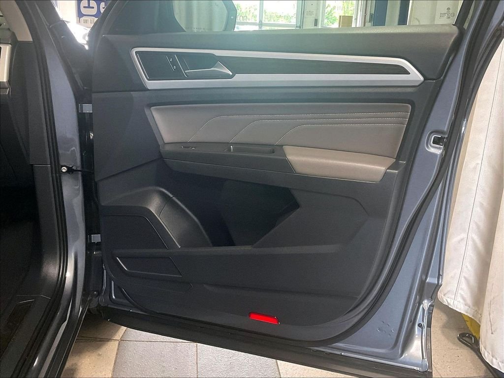 Used 2023 Gray Volkswagen 3.6L V6 SE w/Technology image 12