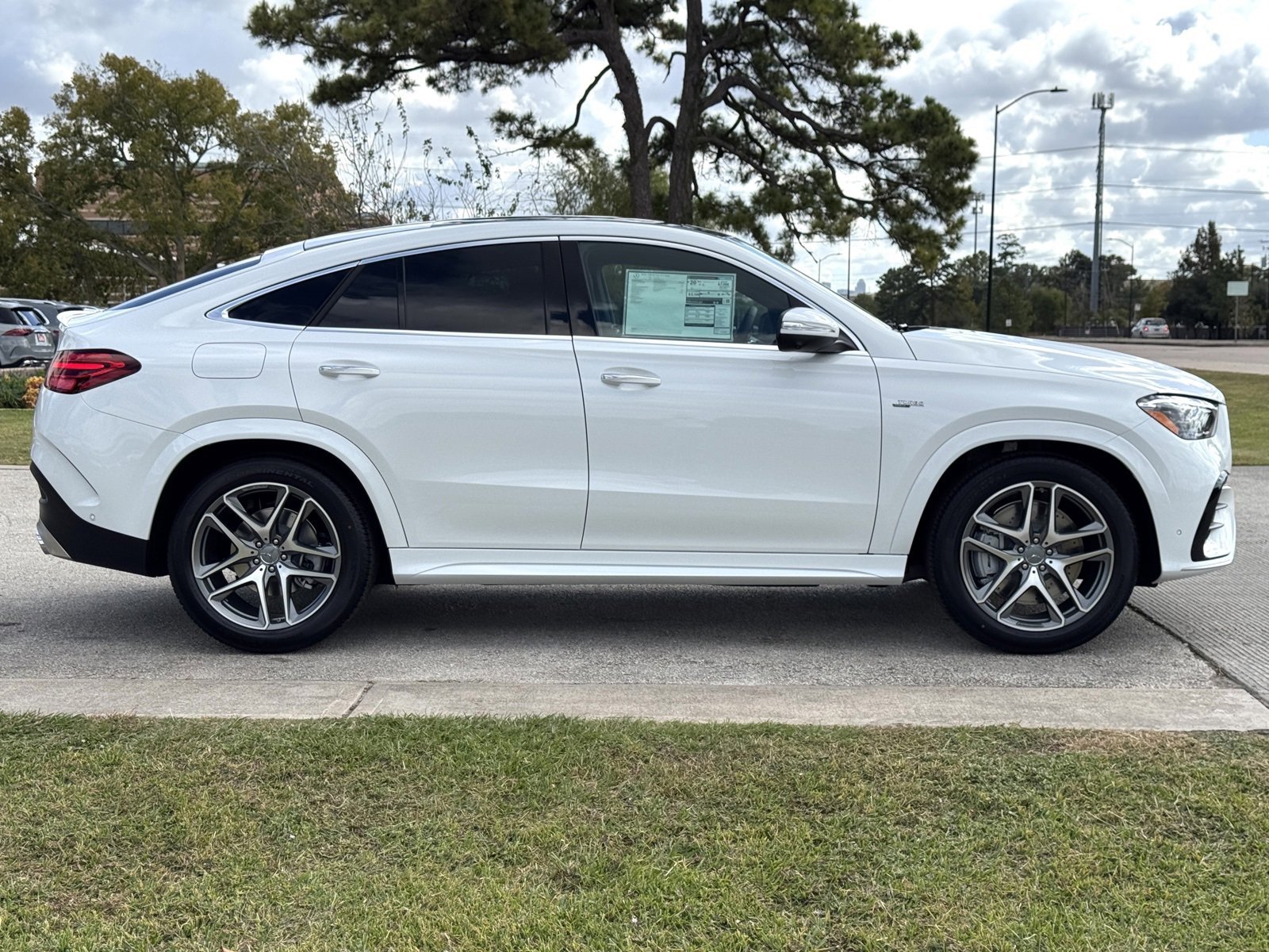 New 2026 MANUFAKTUR Moonlight White Metallic Mercedes-Benz AMG® GLE 53 4MATIC+ Coupe image 26