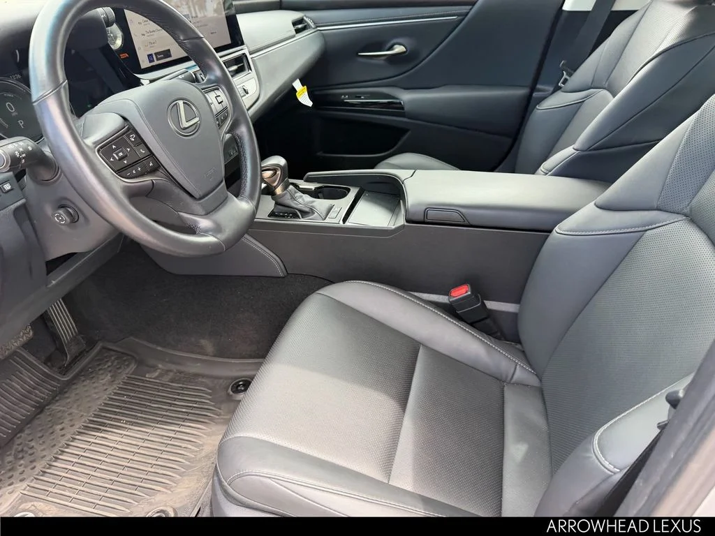 Used 2025 Silver Lexus 300h image 21