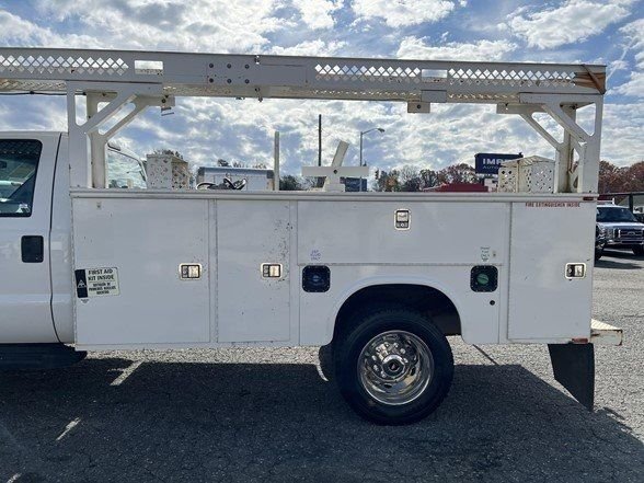 2015 Ford F-450 Super Duty Chassis Cab XL - Photo 32