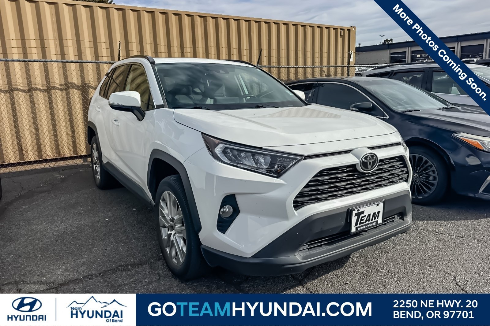 Used 2020 White Toyota XLE Premium image 1