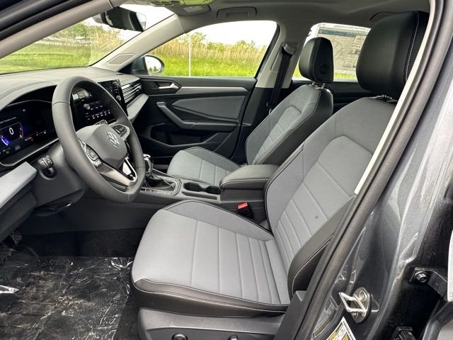 New 2026 Platinum Gray Metallic Volkswagen 1.5T SE image 24