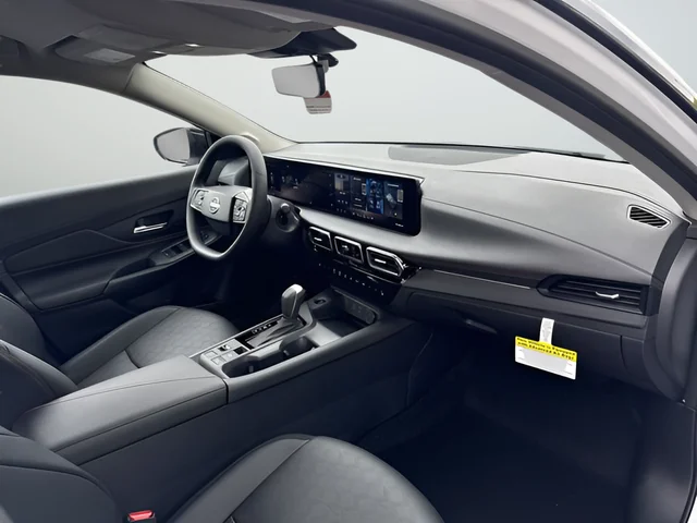 New 2026 Aspen White TriCoat / Super Black Two-tone Nissan SR image 18