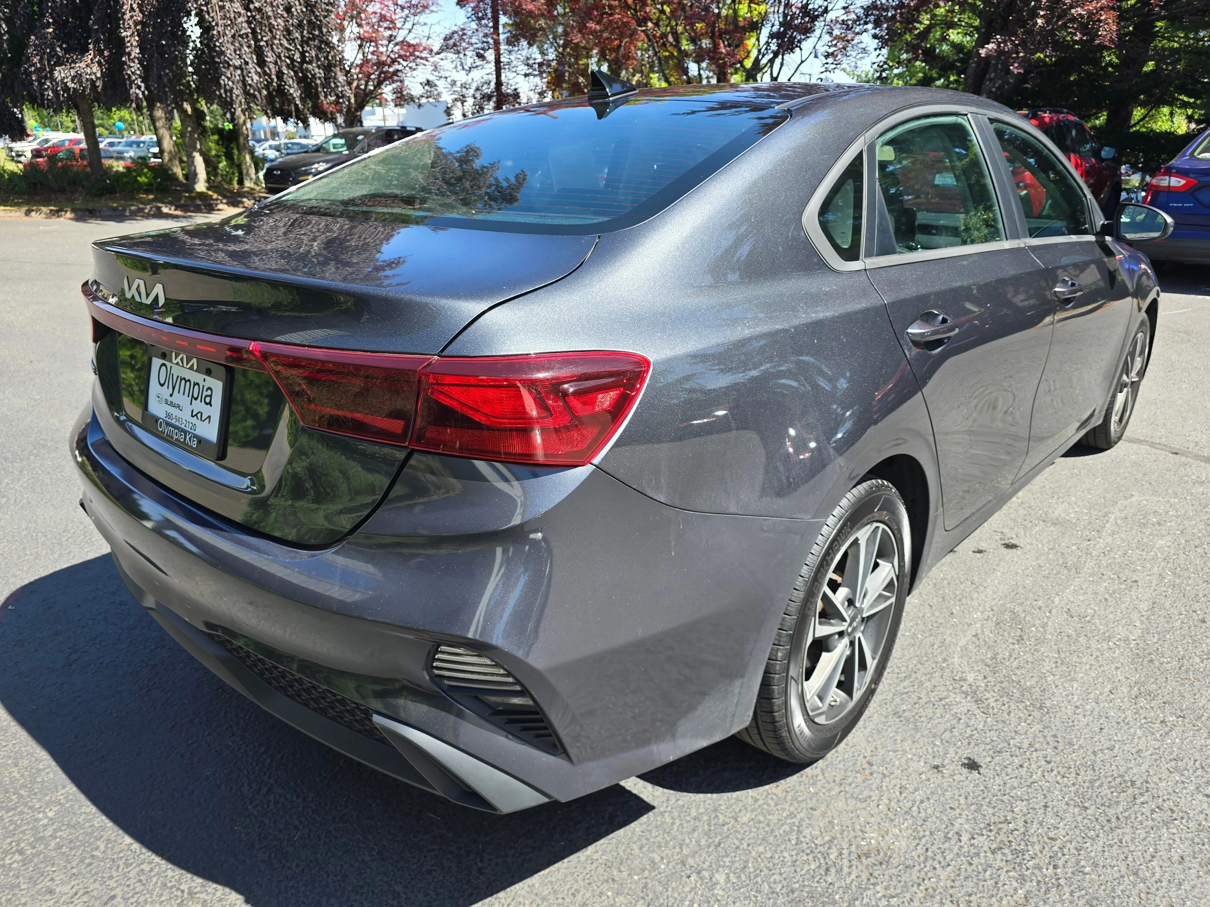 Used 2023 Gray Kia LXS image 4