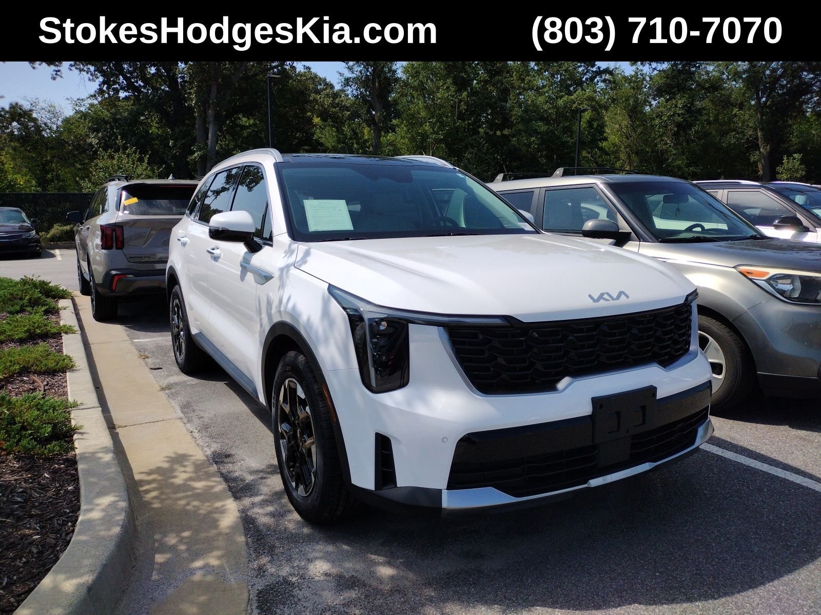Used 2025 White Kia S image 1