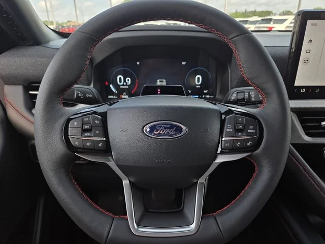 New 2026 Star White Metallic Tri-Coat Ford ST-Line image 18