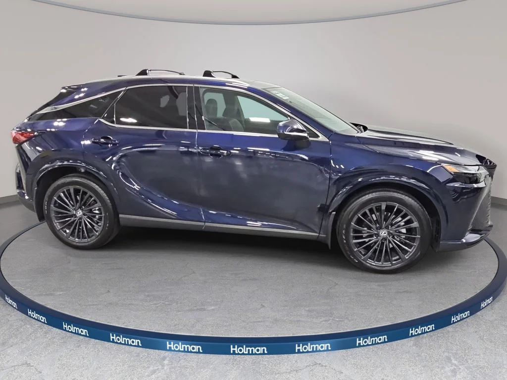 Certified Used 2025  Lexus 350h Premium image 4