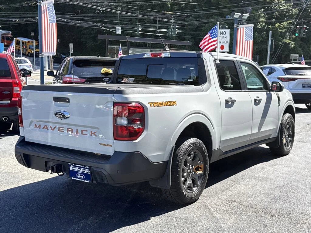 Used 2023 White Ford Lariat image 3