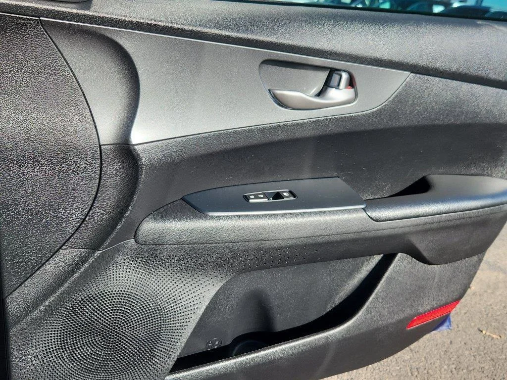 Used 2020 Deep Sea Blue Kia LXS image 12