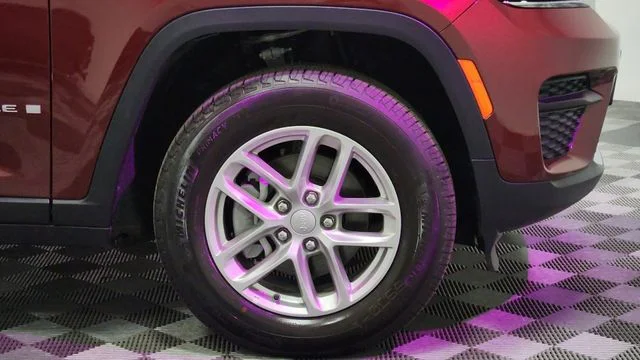 2025 Jeep Grand Cherokee Laredo - Photo 23