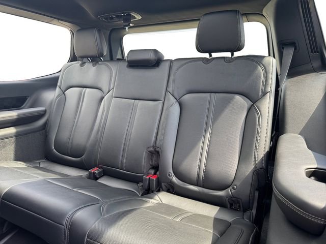 New 2026 High Gloss Black Exterior Paint Jeep Summit Obsidian image 16