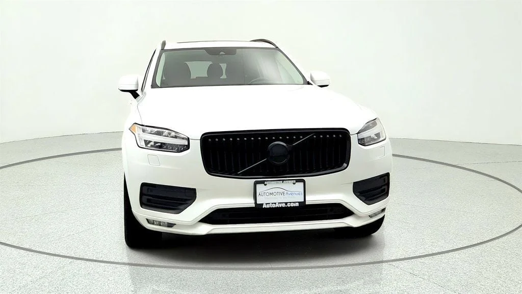 Used 2021 Crystal White Metallic Volvo T6 AWD Momentum 7-Seater w/ 20’’  5-Multi Spoke Alloy Wheels image 2