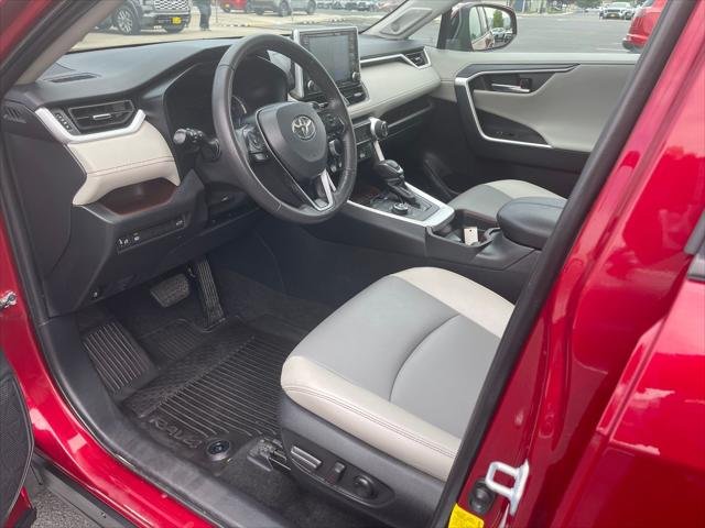 Certified Used 2021 RUBY FLARE PEARL Toyota  image 11