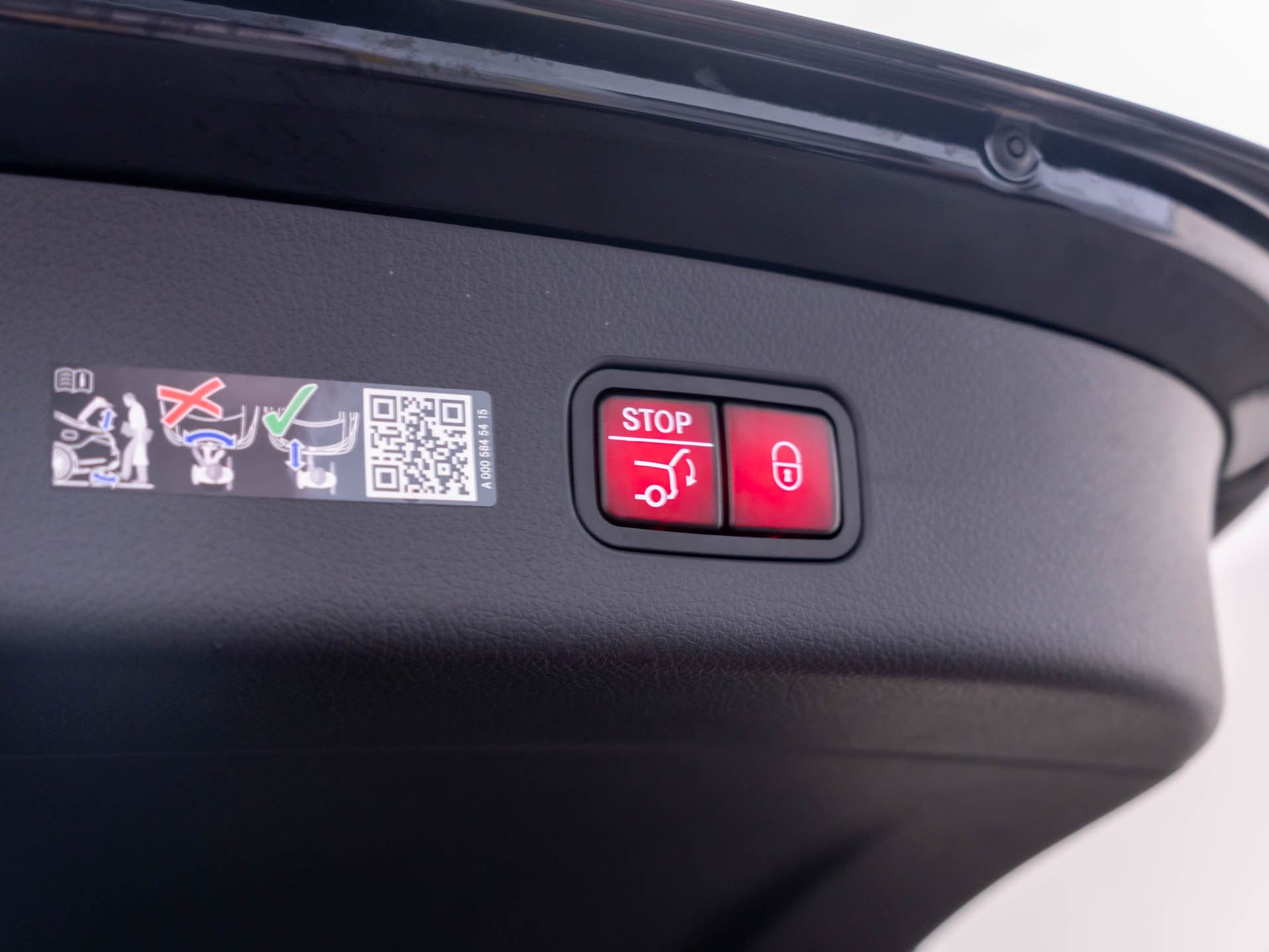 Used 2026 Black Mercedes-Benz GLC 300 image 35