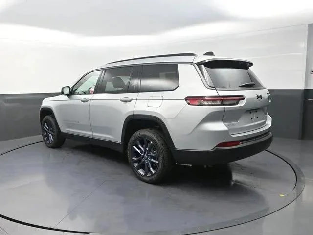 New 2026 Silver Zynith Jeep 85th Anniversary Edition image 7