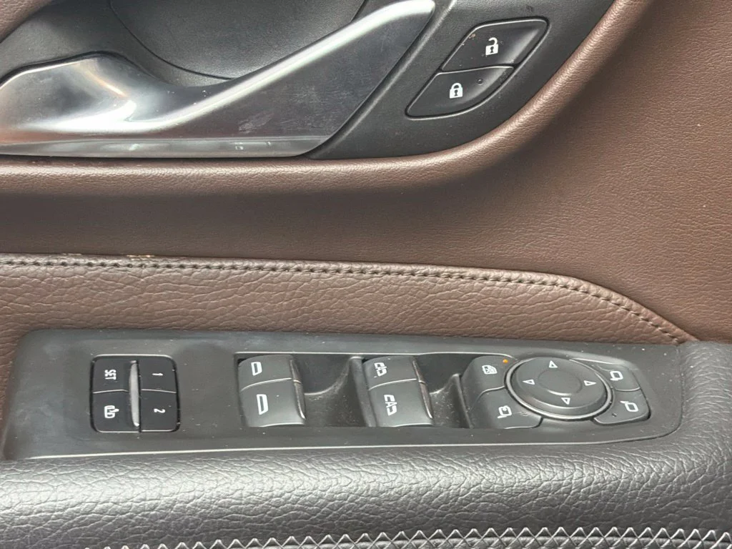 Used 2022 Onyx Black GMC Denali image 25