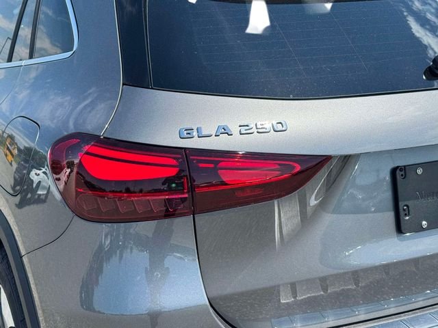 New 2026 Mountain Grey Metallic Mercedes-Benz GLA 250 image 10