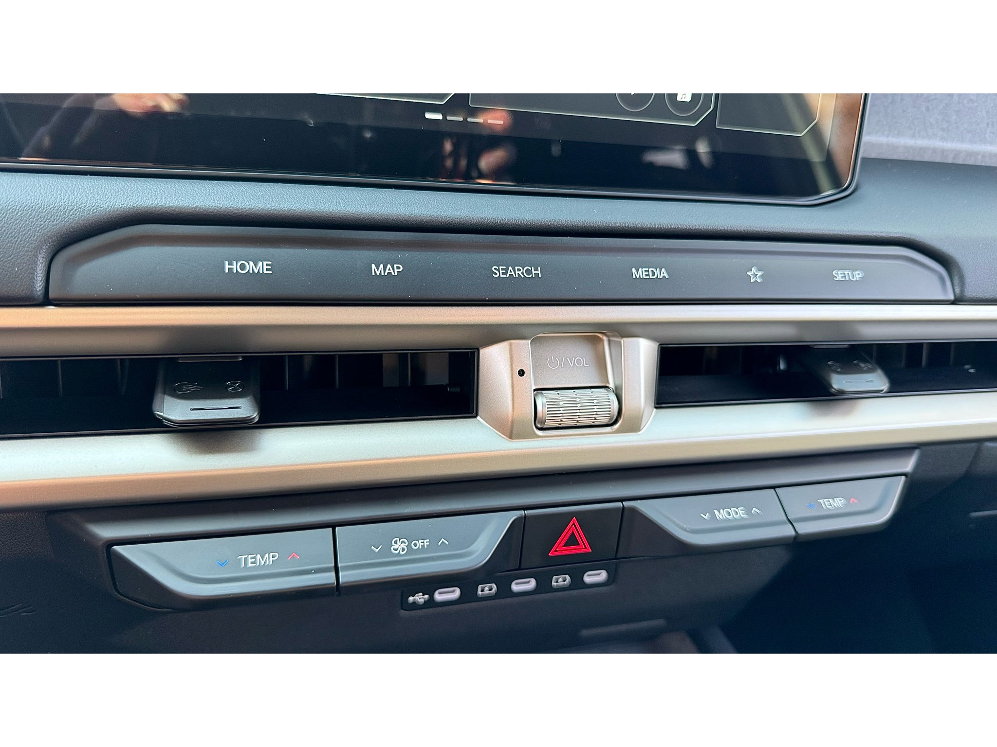 New 2027 Glacial White Pearl Kia EX image 21