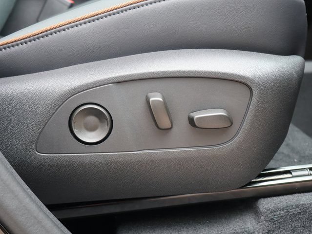 2026 GMC Acadia AT4 - Photo 9