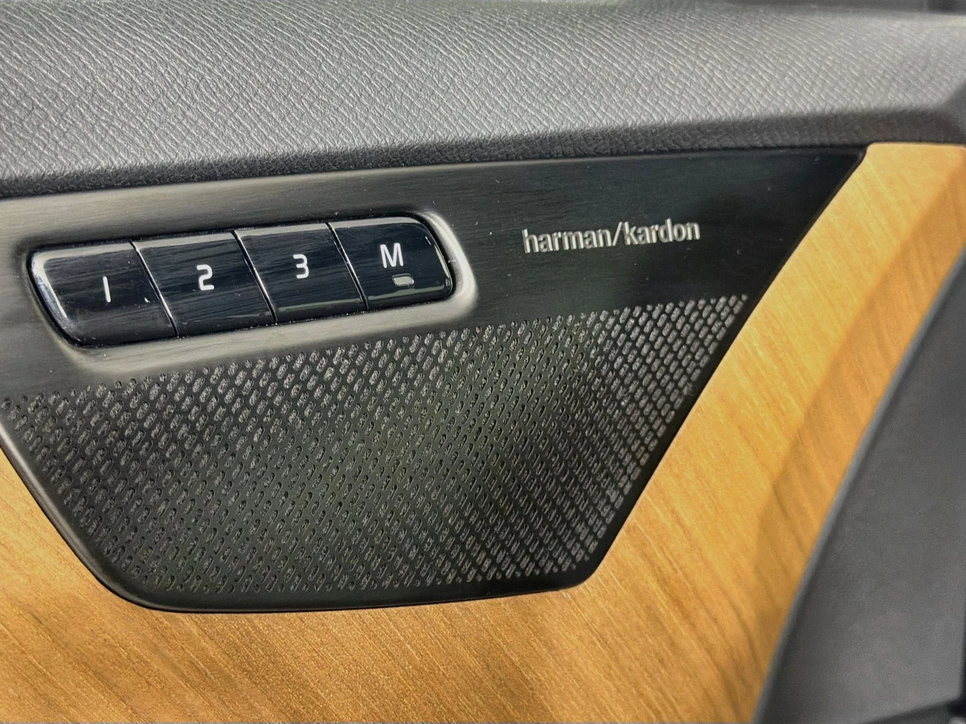 Certified Used 2023 Onyx Black Volvo Plus image 20