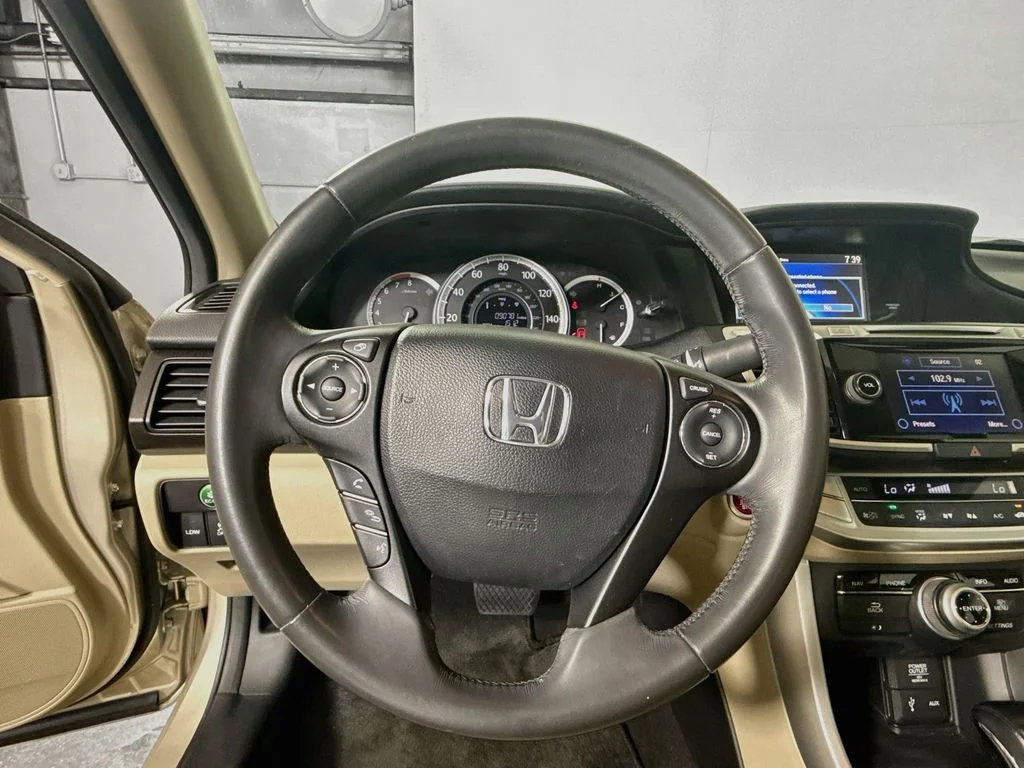 Used 2014 Champagne Frost Pearl Honda EX-L image 12