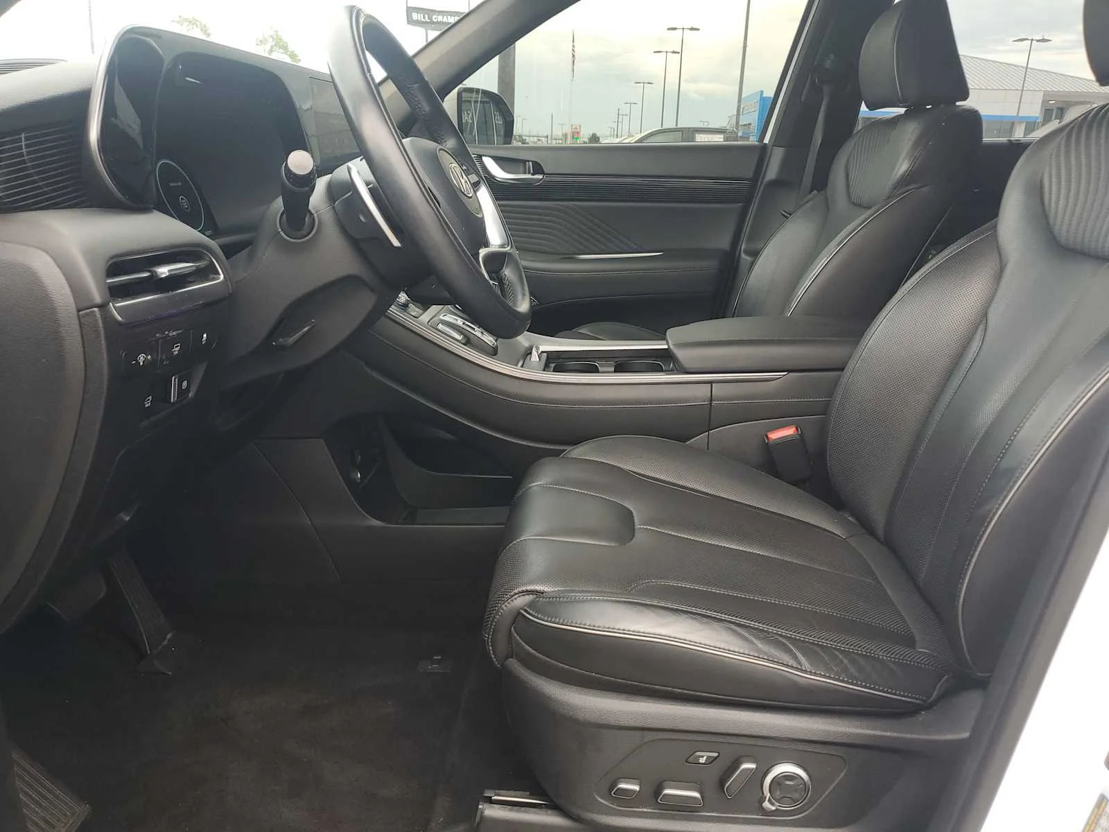 Used 2023 White Hyundai Calligraphy image 22