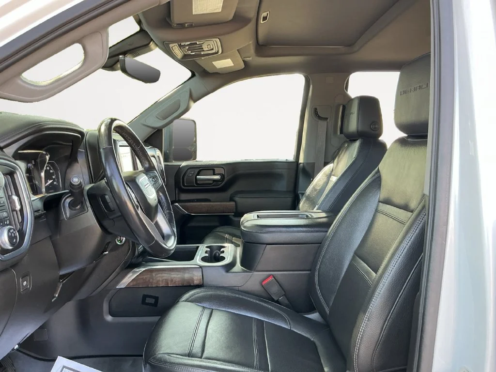 Used 2021 WHITE FROST TRICOAT GMC Denali image 16