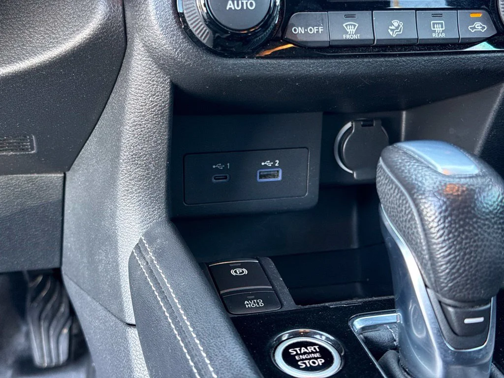 Used 2021 Gray Nissan SR image 25