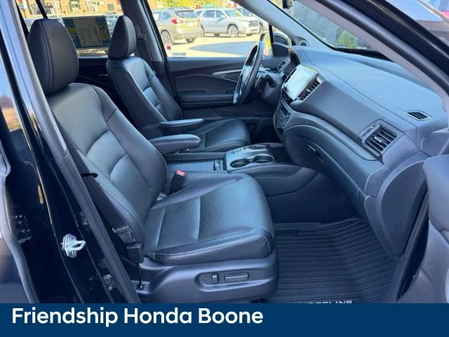 Used 2023 Black Honda RTL image 45