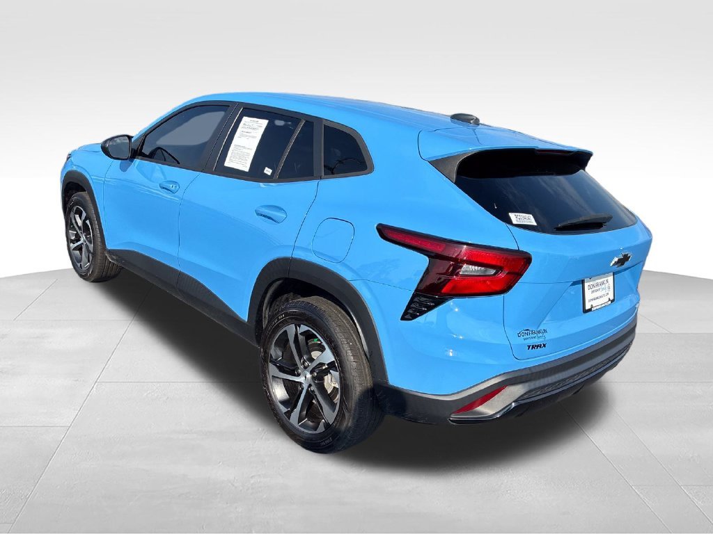 Used 2024 Blue Chevrolet 1RS image 3