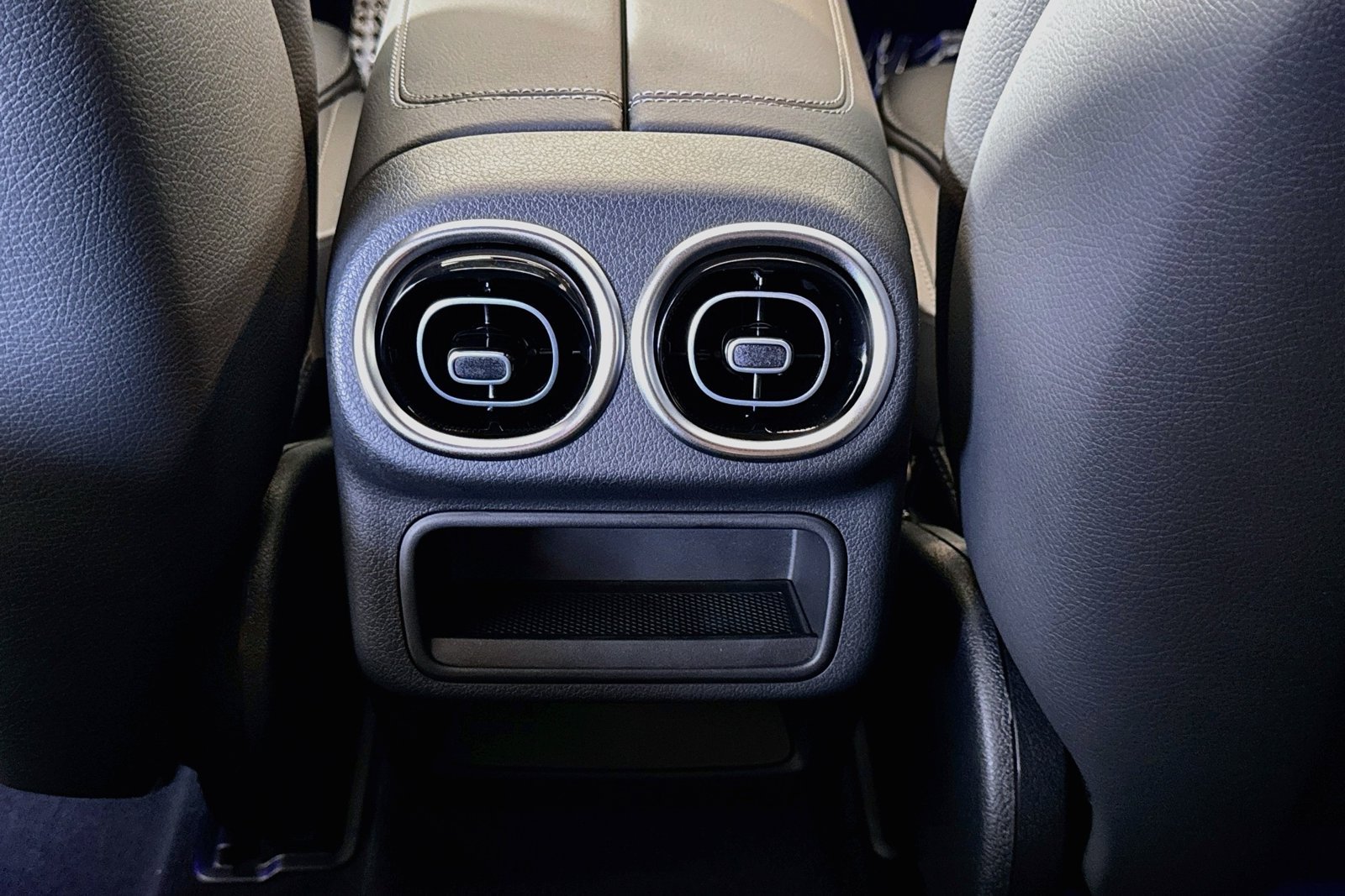 New 2027 Black Mercedes-Benz GLC 300 image 23