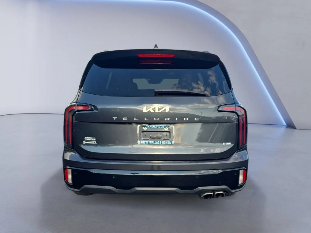 Used 2024 Gravity Gray Kia EX X-Line image 4
