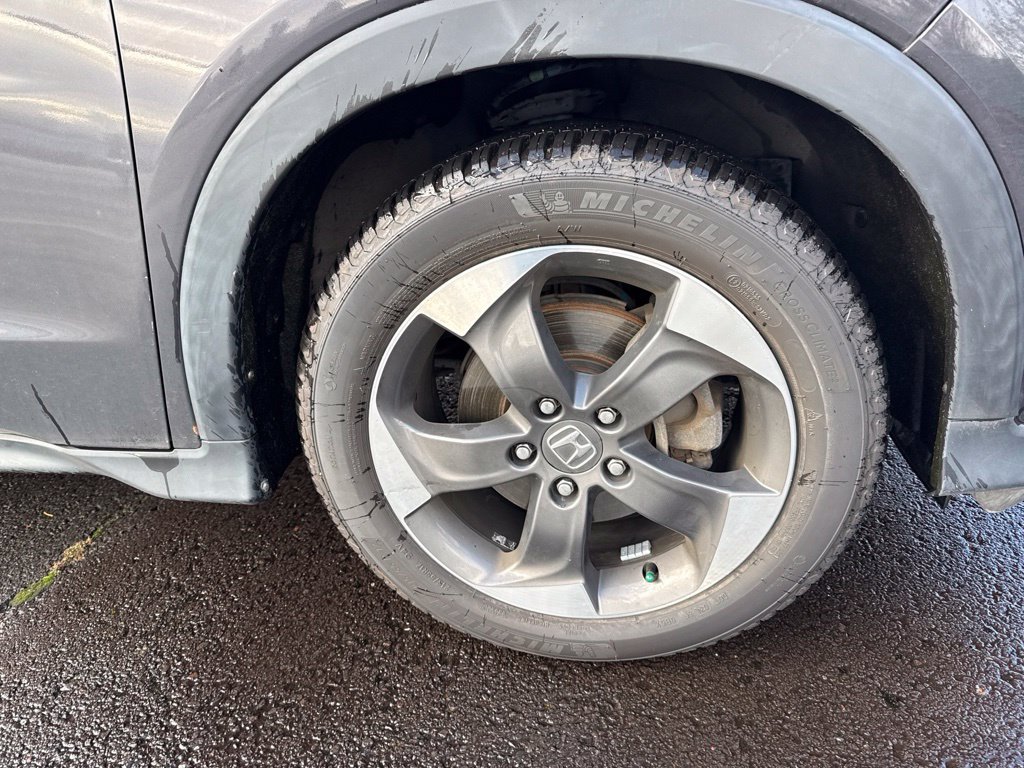 Used 2018 Mulberry Metallic Honda EX image 24