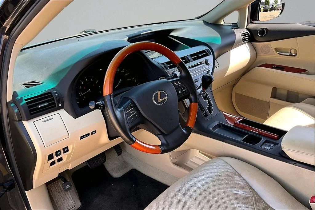 Used 2010  Lexus 350 image 11