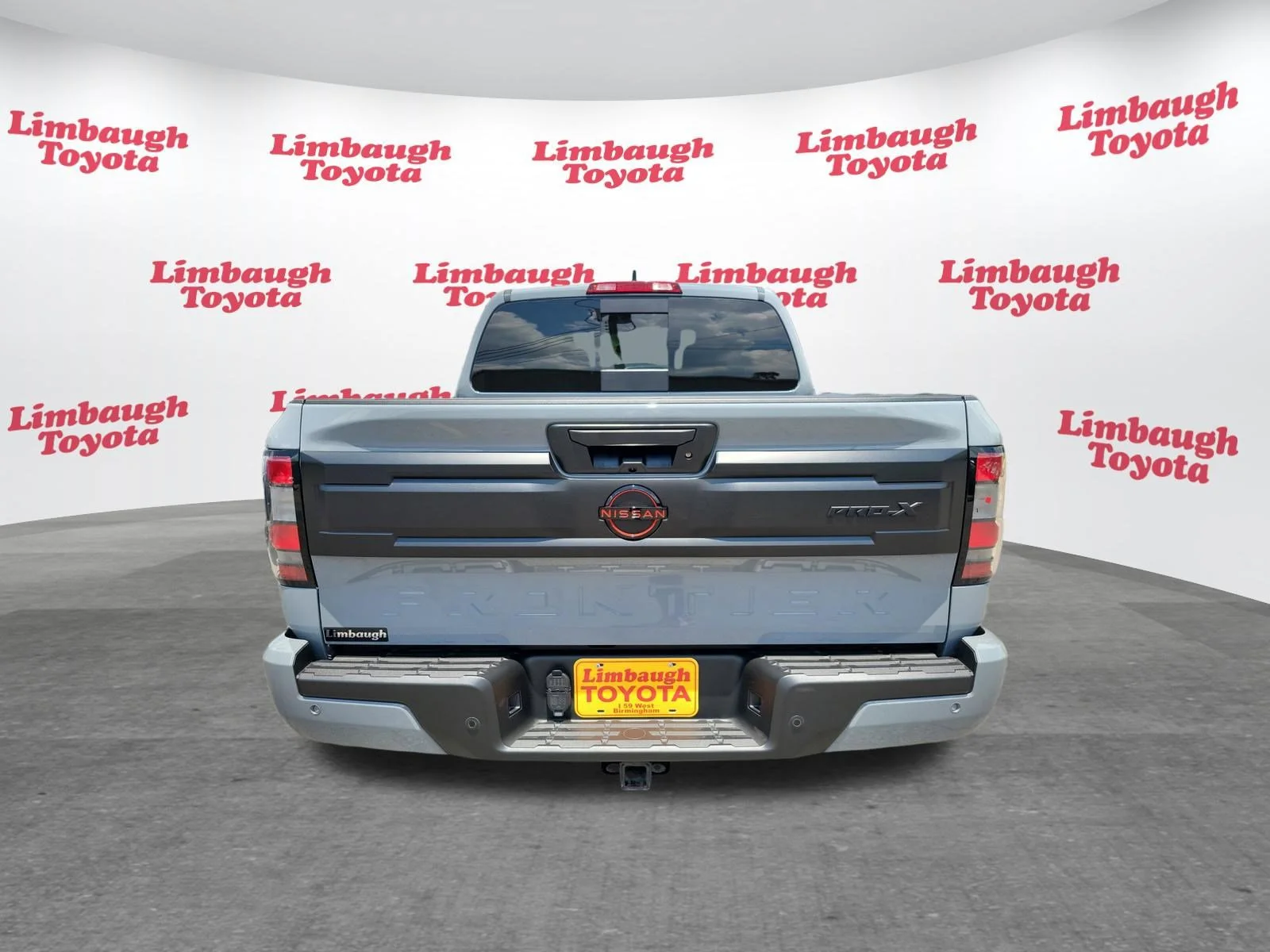 Used 2025 Boulder Gray Pearl Nissan PRO-X image 23