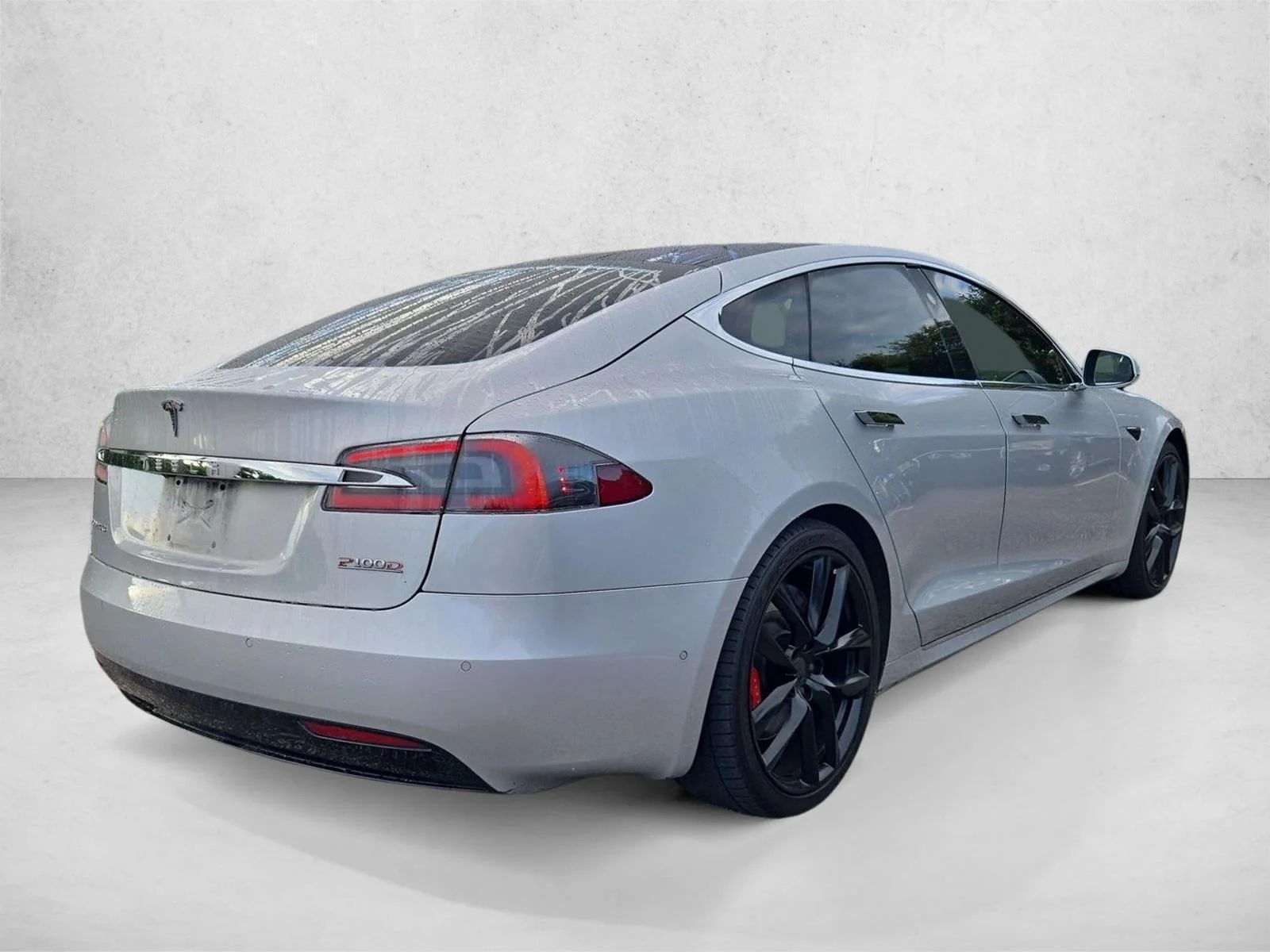 Used 2018 Silver/Gray Tesla P100D image 5
