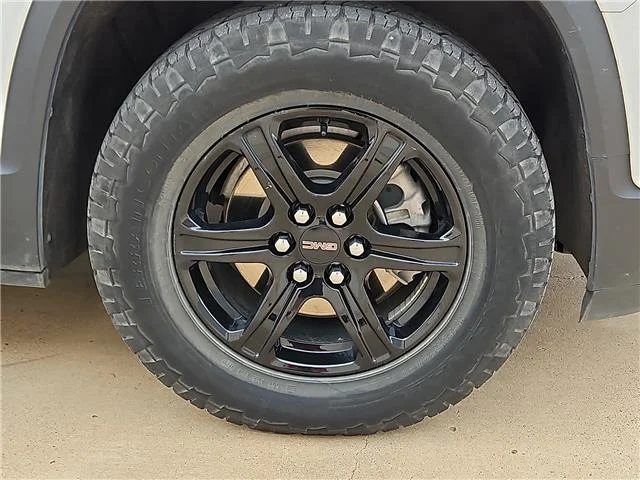 Used 2023 White Frost Tri GMC AT4 All-Wheel Drive image 5