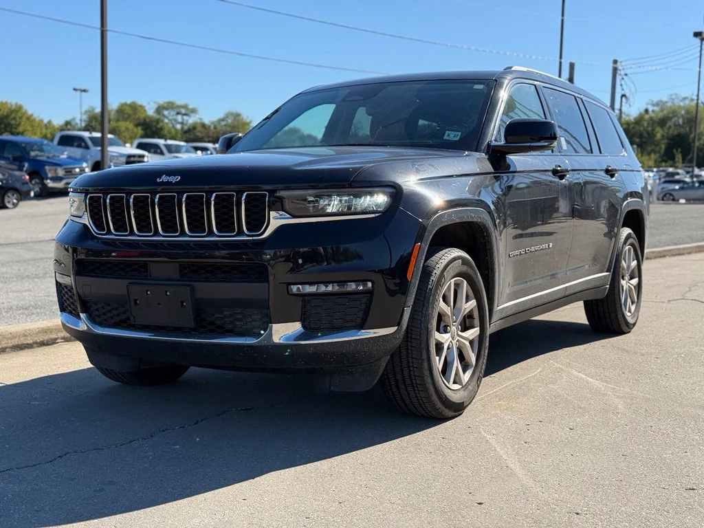 Used 2022 Black Jeep Limited image 2