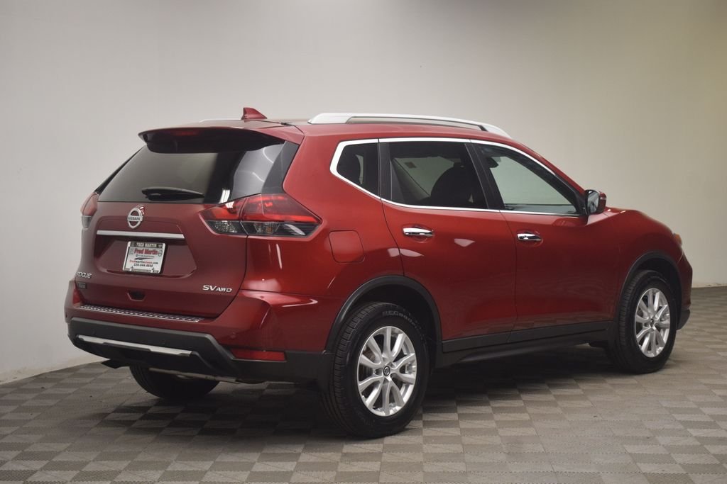 Used 2020 Red Nissan SV image 5