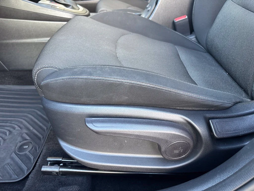 Used 2022 Gray Kia LXS image 11