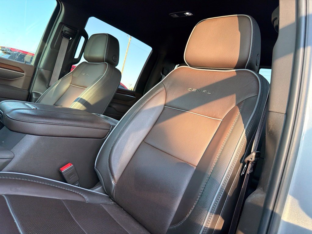 Used 2025 Silver GMC Denali image 15