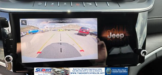 New 2026 Bright White Clear-Coat Exterior Paint Jeep Altitude image 24