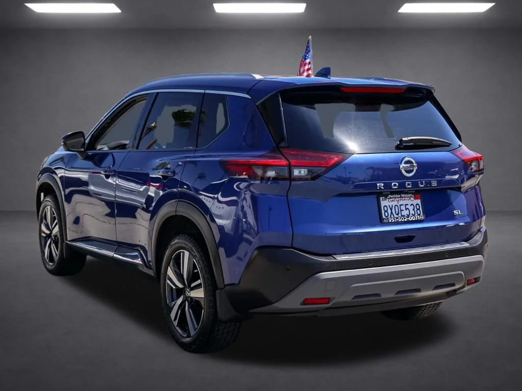 Used 2021 Blue Nissan SL image 4