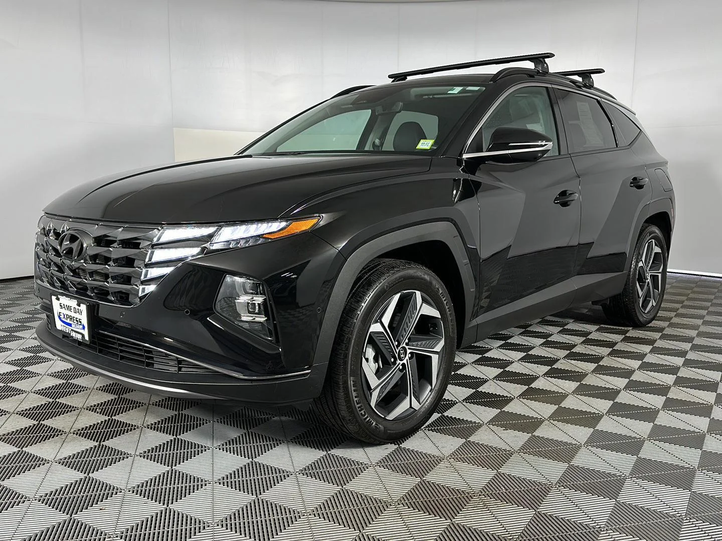 Used 2024 Black Pearl Hyundai Limited image 3