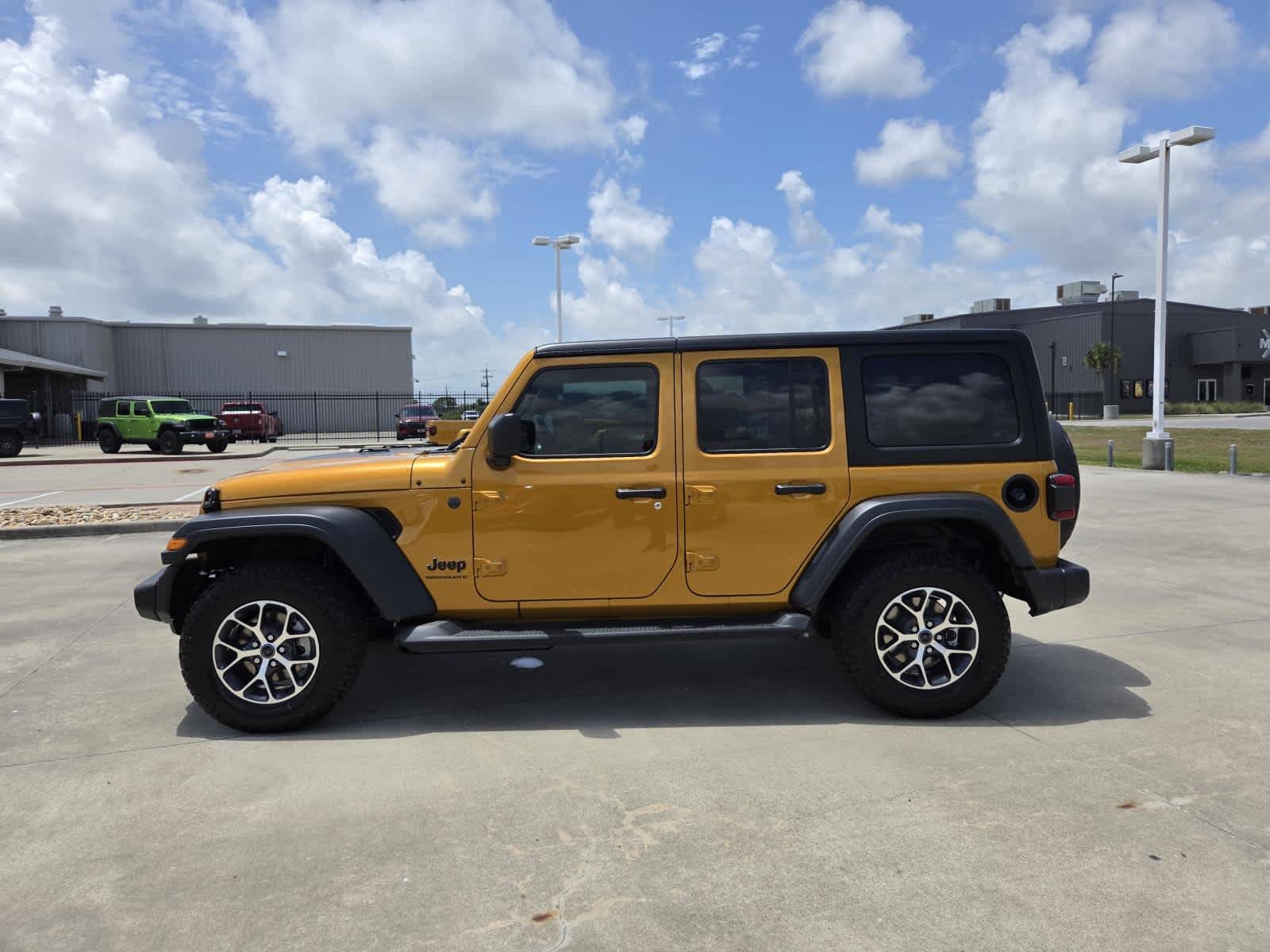 New 2026 Goldilocks Jeep Sport S image 2